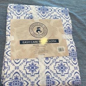 Carinbean Joe, easy care tablecloth 60x84 Oblong seat 6-8 people 100%polyester